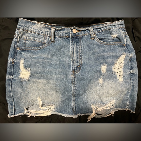 Jean skirt - Picture 1 of 3